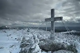 Kříž na vrcholové skále