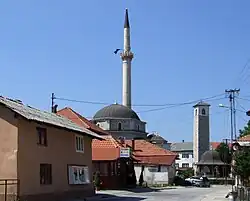 Husein-pašova mešita v centru města.