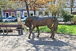 Bronzová socha koně v Kopeckého sadech, autor: Michal Gabriel[4]