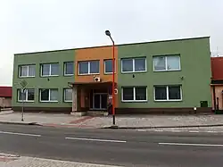 Obecní úřad v části Počenice