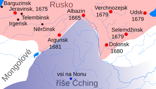 Mapa Zabajkalska a Poamuří s černě vyznačenými ruskými sídly založenými do 60. let 17. století (Barguzinsk u Bajkalu, Irgensk, Telembinsk a Něrčinsk ve východním Zabajkalsku) a červeně vyznačenými ruskými sídly vzniklými v letech 1665–1681 (Jeravninsk v Zabajkalsku roku 1675), na horním Amuru Albazin (1665), na Zeje Verchnozejsk, Selemdžinsk a Dolonsk (1679–1681) a na severovýchodě u Ochotského moře Udsk (1679).