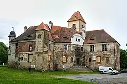 Severozápadní průčelí, květen 2024