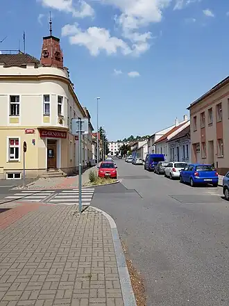 Pohled na ulici od jihu