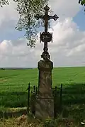 Kříž poblíž vesnice