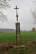 Kříž z roku 1907 po bývalé cestě do Chyšek