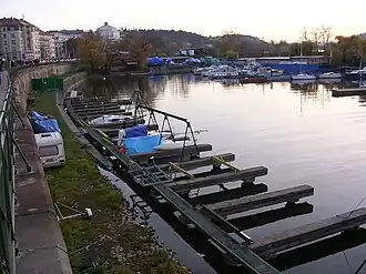 Podolský přístav u nábřeží