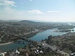 řeka ve městě Skadar a Bahçëllëkský most