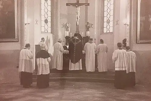 Pohřeb otce Stanislava Antonína Šroufka v Příbrami 28. října 1976 (forma extraordinardia, ad orientem)