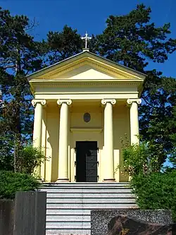 Pohřební kaple Šternberků v jihozápadní části obce