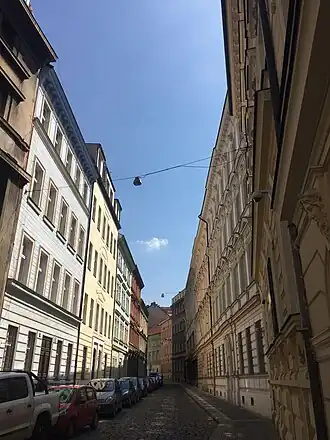 Černá ulice (směrem od Opatovické)