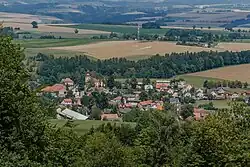 Rybná nad Zdobnicí ze stráně od Chlumu