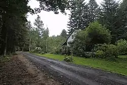 Pohled od hlavní cesty