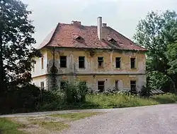 Bývalá fara (zbořena v roce 2008)[15]