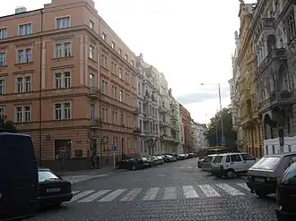 Pohled od ulice Slavíkova