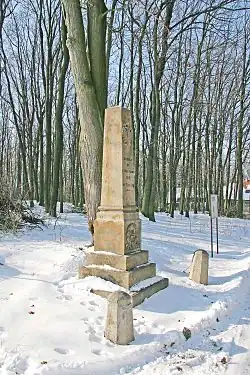 jeden z mnoha pomníků na Svíbu