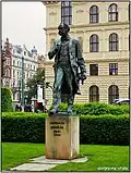 Pomník Antonína Dvořáka, Praha, r. 2000, Příbram r. 2004, bronz, v. 305 cm