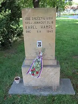 Pomník Karla Hampla