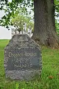 Pomník Theodora Körnera při patě památného dubu