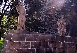 Pomník odboje a obětem II. světové války (Smiřice).jpg