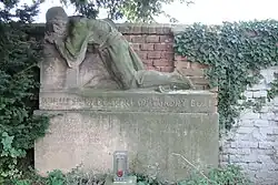 Pomník rodiny Doležalů (Strážnice).jpg