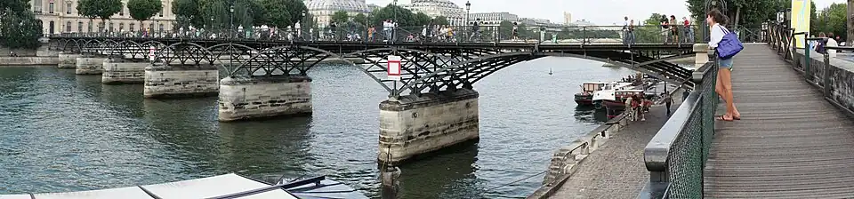 Panoramatický pohled na celou lávku