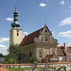 Popice (Znojmo) - kostel sv Zikmunda obr1.jpg