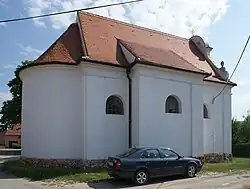 Popice chapel 01.JPG