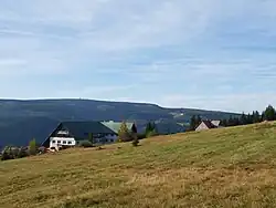 Černá hora a Javor (vpravo) z Portášek