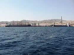 Celkový pohled na ejlatský přístav od východu