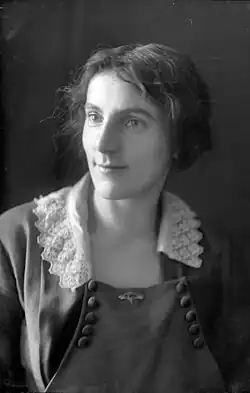 Portrét Gladys Reevesové