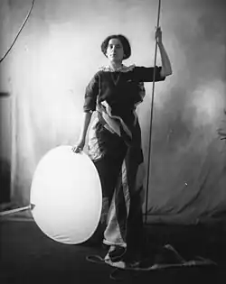 Portrét Gladys Reevesové jako Britannia