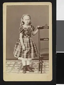 Portrét neznámé dívky