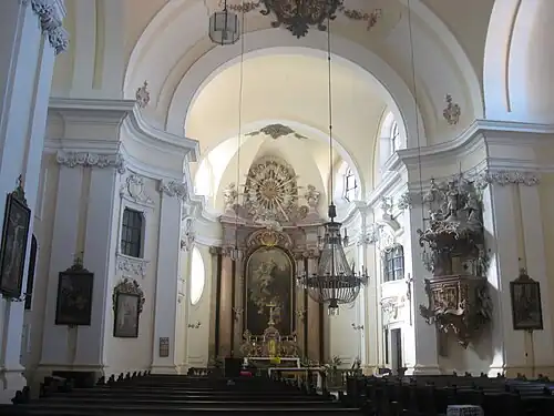 Interiér kostela Nanebevzetí Panny Marie v Postoloprtech