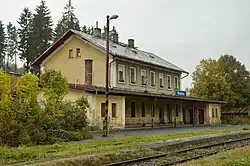 Nádražní budova v roce 2007