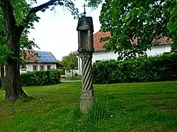 Pozdně gotická kamenná boží muka v Kamenném Újezdě (Q37339341).jpg