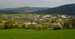 Pozlovice, v pozadí přehrada