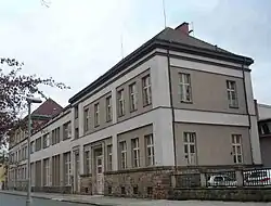 Průmyslová škola textilní, nábř. J. Wolkera.JPG