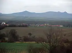 Prašný vrch od Blšanského chlumu