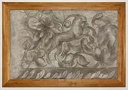 Část původní výzdoby průčelí domu, po požáru v roce 1894 sejmuto, dnes (2019) umístěno v prostorách Nové radnice města Prachatice.