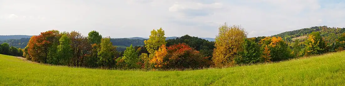 Panorama jižního okraje kráteru