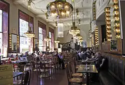 Kavárna v přízemí Obecního domu