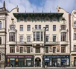 Průčelí na Národní třídě