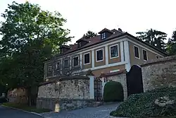 Praha, Dejvice, Strakovka.JPG