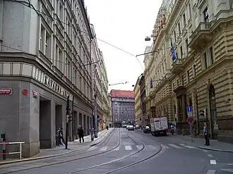 Pohled od Hybernské ulice