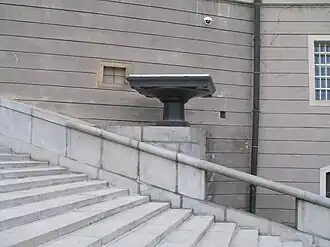 Rajská zahrada, Syenitová váza, 1926