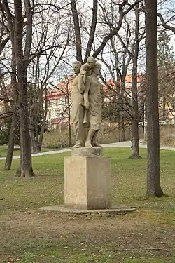 Rodina, sousoší od Karla Velického