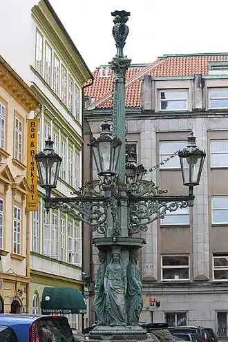 Kandelábr na náměstí