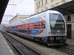 Jednotka „CityElefant“ s pohledem na řídící vůz na Masarykově nádraží