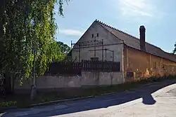 Praha, Nebušice, usedlost na náměstí Padlých.jpg