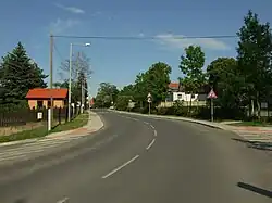 Hostivická ulice – hlavní ulice, která celým Sobínem prochází